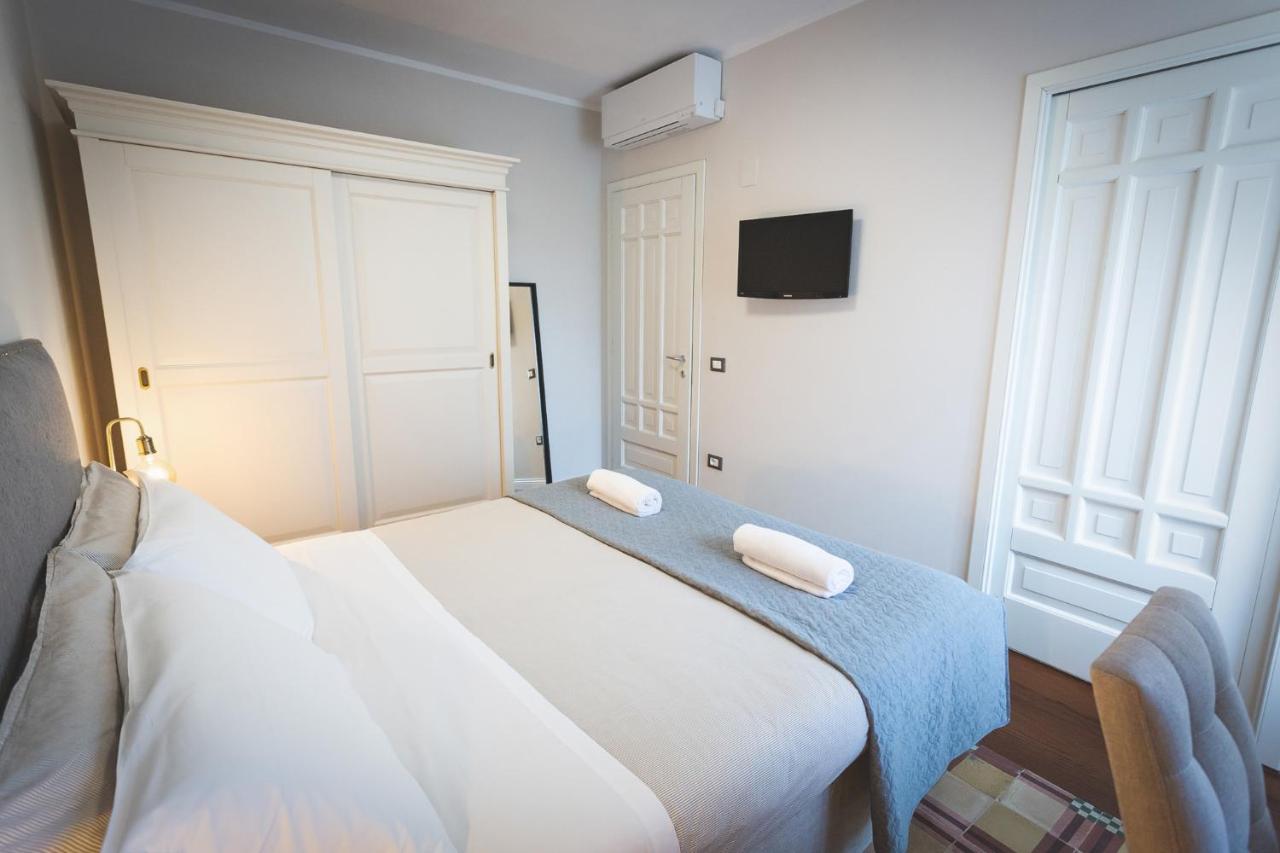 Piazza Duomo Deluxe Hotel Cecina  Kültér fotó